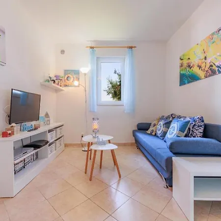 - Comfort One Bedroom H4 Διαμέρισμα Λομπάρδα