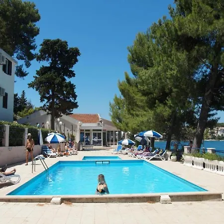 - Comfort One Bedroom H4