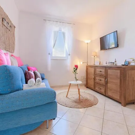 - Comfort One Bedroom H4 아파트